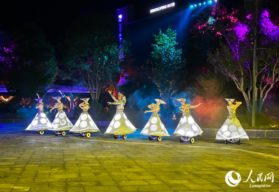 【旅するG姐~貴州編⑥~】ナイトツアーで東アジア最大級の滝を楽しむ