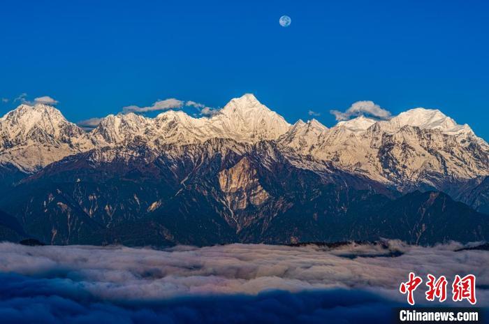 王崗坪(撮影・周万龍)。